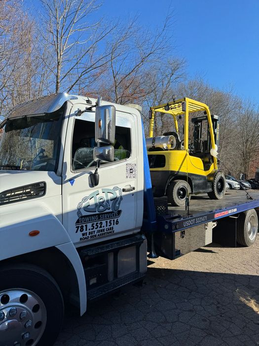 Tow truck from J&P Towing