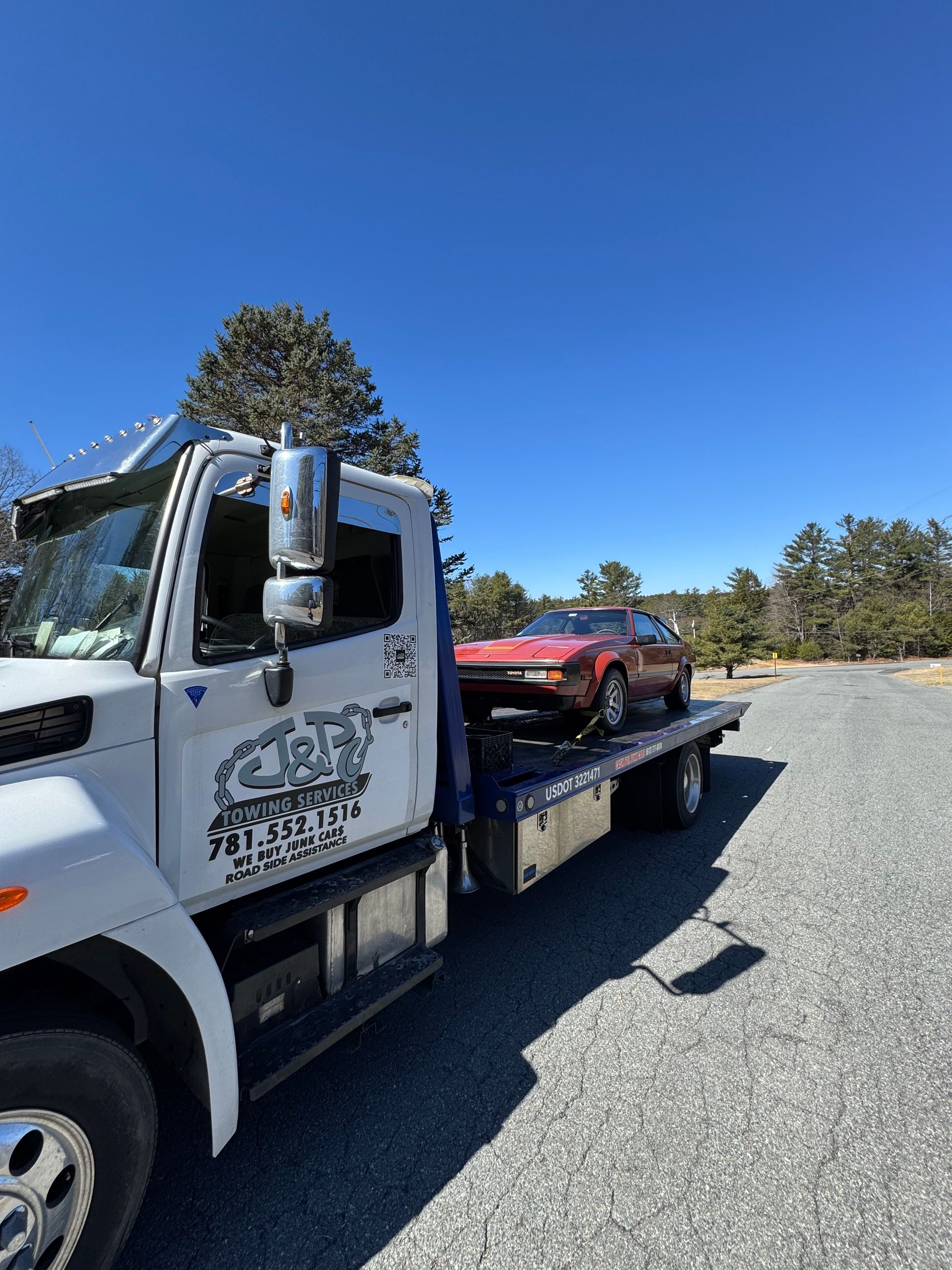 Tow truck from J&P Towing